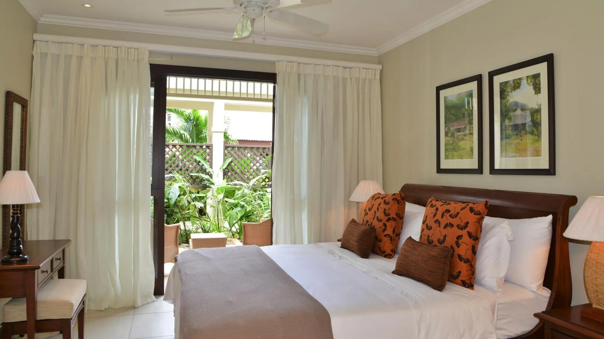Eden Island Luxury Accommodation Apartment